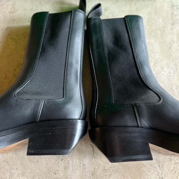 NEW BOTTEGA VENETA BOOTS CHELSEA BLACK LEATHER SZ- 38. 100% Authentic - Picture 4 of 11